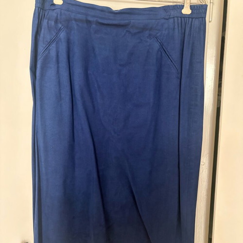 Blue set with skirt like new, size 46