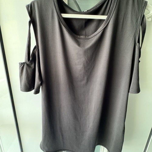 Blouse with X on shoulders like new, black, XXL