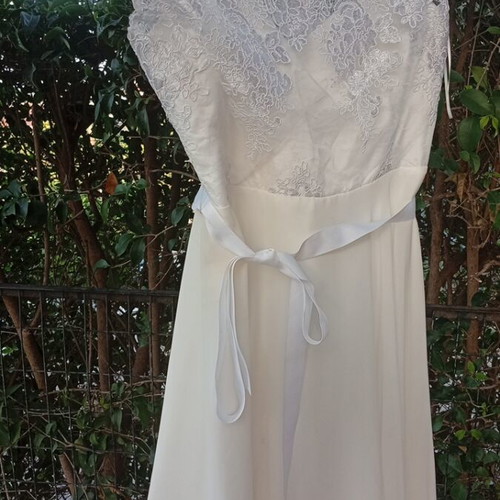 Wedding dress like new, handmade, size large, knee length