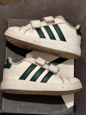 Adidas Grand Court 2.0 παιδικά αθλητικά παπούτσια σε λευκό, μέγεθος 24