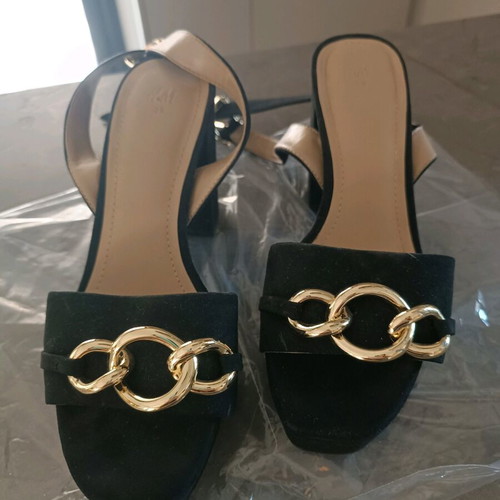 H&M high black sandals like new with chain, size 38