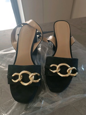 H&M high black sandals like new with chain, size 38