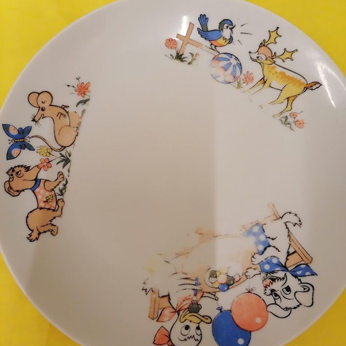 Vintage Ionia children's porcelain dinnerware set used, 3 pieces
