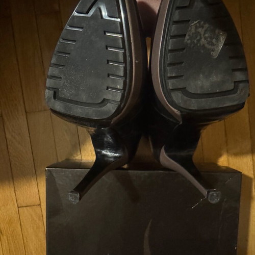 Leather ankle boots like new, 12 cm high heels with two-tone design
