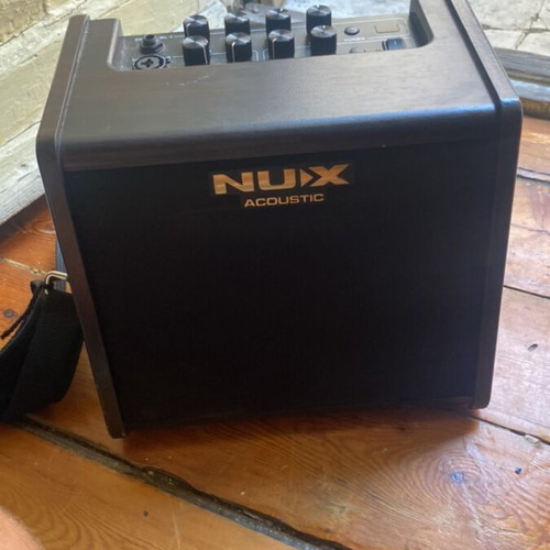 Nux Stageman 2 AC25 busking amplifier