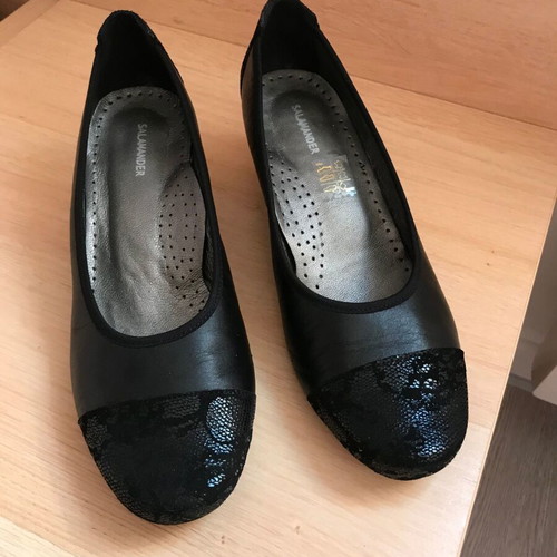 Salamander low heels black like new, size 37