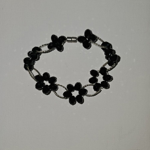 Handmade bracelet with black flower beads, like new, Apefthon