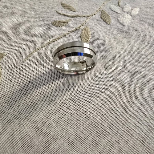 Men's rings like new, pack of 8, black and gray
