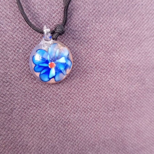 Murano necklace new, blue