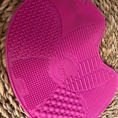 Sigma silicone brush cleaning mat like new