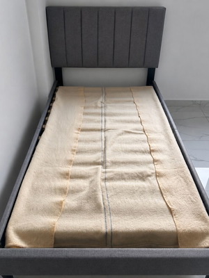 Bed 3.5 feet new, without mattress