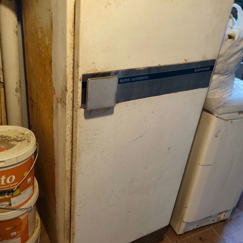 Siemens 200 Super Automatic vintage refrigerator with 3-star freezer