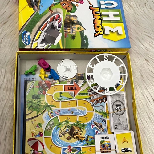 Hasbro Game of Life Junior board game like new