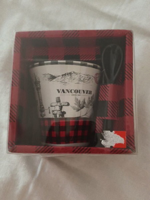 Espresso gift set from Canada, new, ceramic cup with Vancouver design