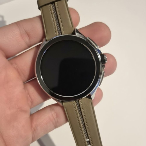 Xiaomi Watch 2 Pro LTE like new with stainless steel and AMOLED display