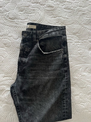 Zara Jean ανθρακί size 40 σε άριστη κατάσταση, standard fit