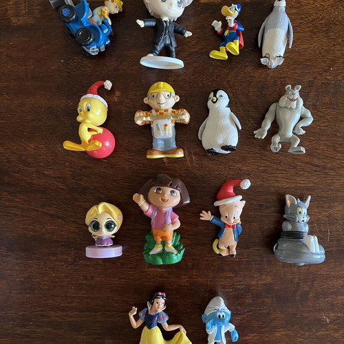 Figures and miniatures used, set or individual