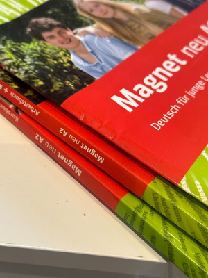 Magnet neu A1 German language books used, pack