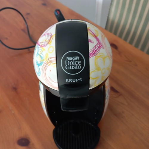 Dolce Gusto coffee machine like new with capsule by Krups