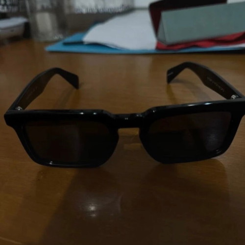 Tailor Made sunglasses like new, black