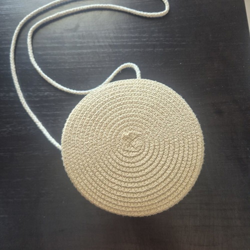 Round straw shoulder bag beige like new