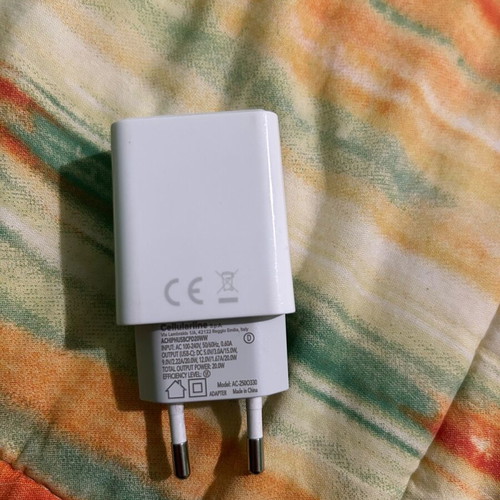 Usb C charger 20w like new