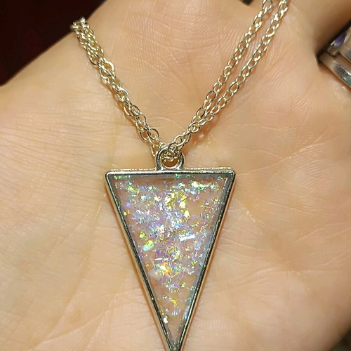 Handmade necklace new, silver with double chain and resin