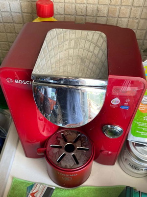 Bosch Tassimo Coffee Maker used, red capsule system