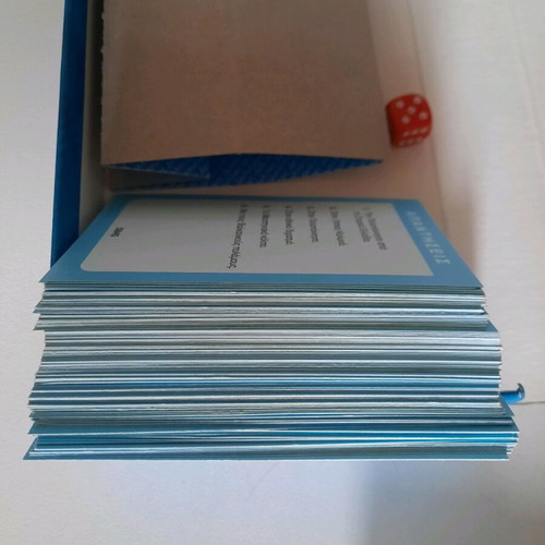 Question Hunt game like new