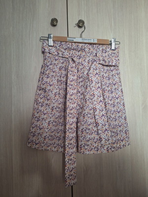 Zara high-waisted shorts like new, colorful, size S