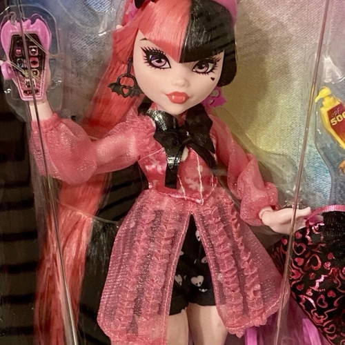 Monster High Draculaura doll brand new