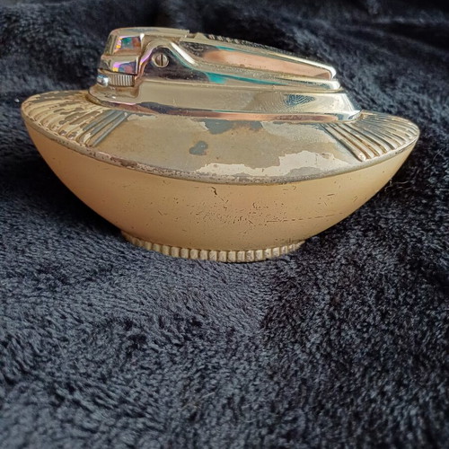 Ronson Varaflame vintage table lighter used, 1960s boat shape