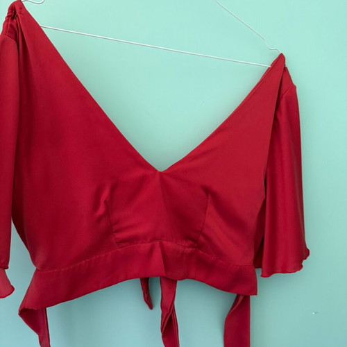 CostuTerras satin red wrap crop top like new, size S