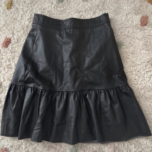 Faux leather skirt H&M size 34 new, black
