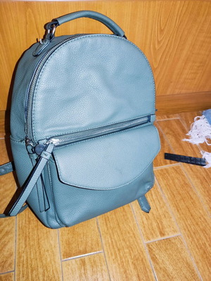 Women's backpack bag like new, oil color, with 3 compartments