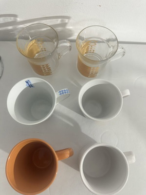 Set of 6 mugs and 1 coaster