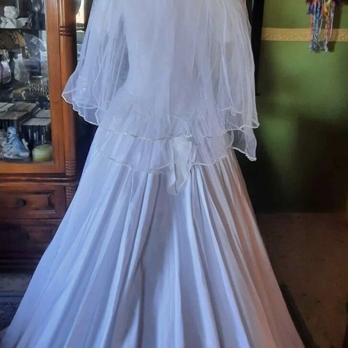 Handmade Italian Wedding Dress with Long Train Size Medium White