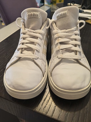 Adidas white women's sneakers size 39.5
