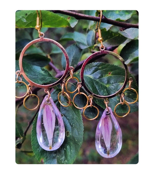 floral earrings
