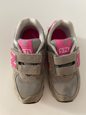 New Balance girls sneakers size 28