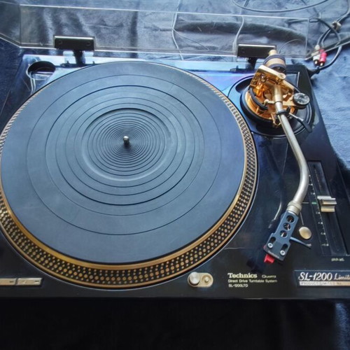 Technics SL-1200 LTD turntable used, 24K gold plated limited edition