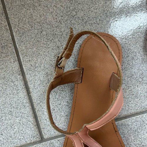 Nak Shoes pink sandals used size 38 with T-bar and adjustable strap