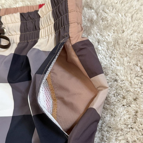 Burberry μαγιό σορτς σαν καινούργιο, μπεζ πολύχρωμο, μεγέθη M-L-XL