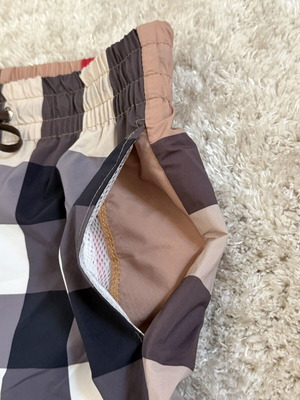 Burberry μαγιό σορτς σαν καινούργιο, μπεζ πολύχρωμο, μεγέθη M-L-XL