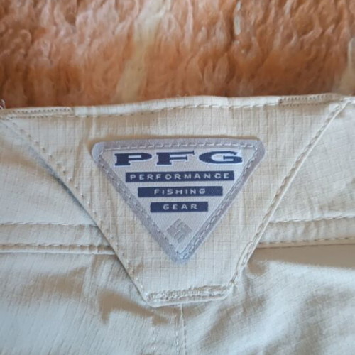 Columbia waterproof bermuda shorts size XL/2XL new beige