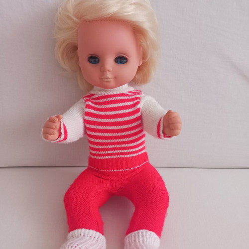 Collector doll like new