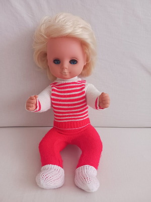 Collector doll like new