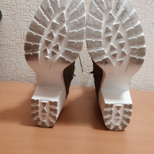 Boots size 42 like new