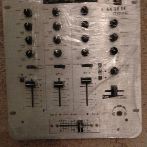Pacific DJ626 3-channel professional analog DJ mixer