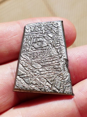 Genuine meteorite from Aletai new 15.9 grams